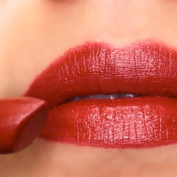 RED LIPSTICK COLOR AND BULLET