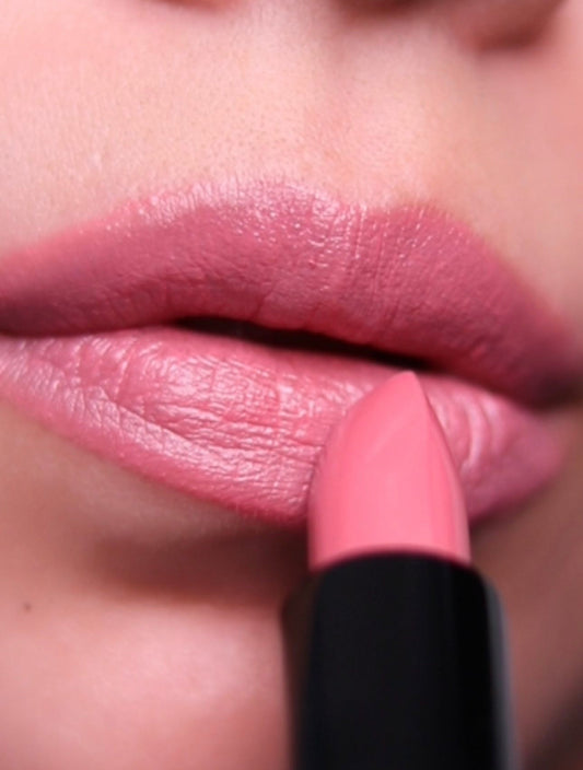 Make your Lips Look Fuller 💋