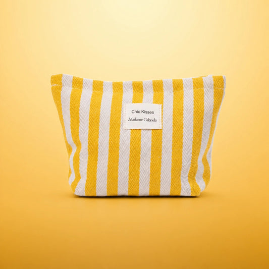 Chic Kisses Summer Bag