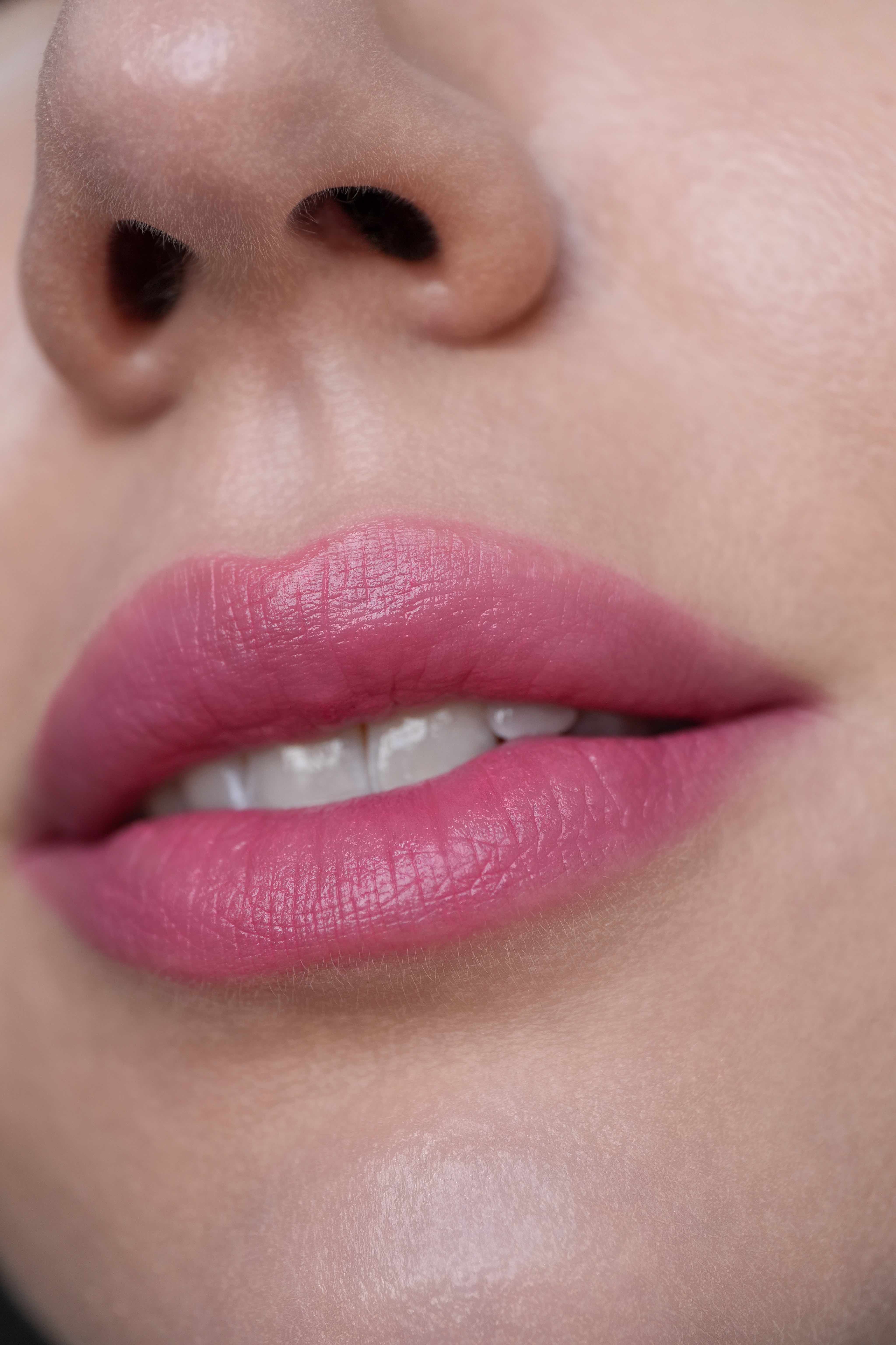 も*る様 深いローズレッド★バカラ ルッセ コフレ ルージュ グラデーション フ Tulum At 6PM | Rose Pink Lipstick for Mature Lips – Madame