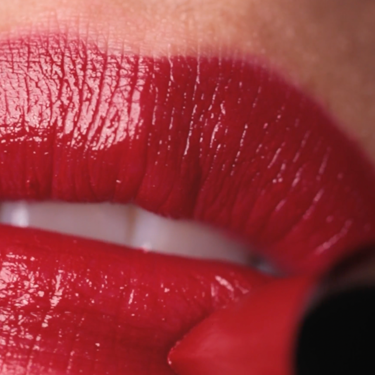 Chanel Pirate (99) Rouge Allure Luminous Intense Lip Colour Review